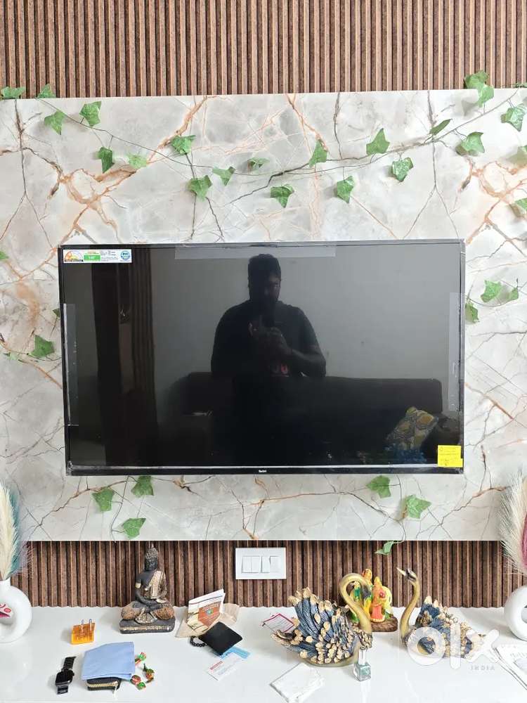 Redmi 4K LED TV with rotating hinge