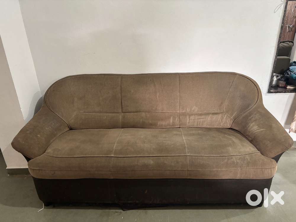 Comfortable sofa with vintage look clean condition prices nego