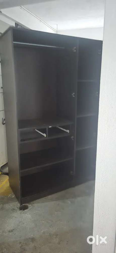 Wardrobe cupboard