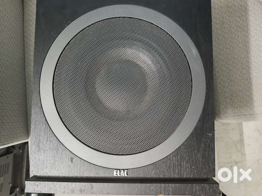 ELAC 10inch Subwoofer sub3010 with SVS isolation feet