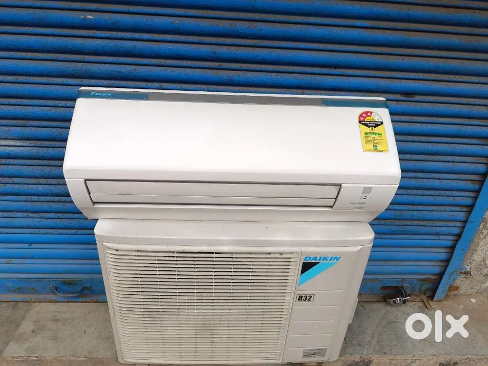 Fitting free new model Daikin AC 1 ton 18000 mein warranty free