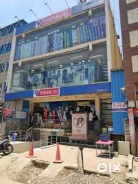 Looking Candidates Are Hiring In शॉपिंग मॉल Need Girls And Boys'