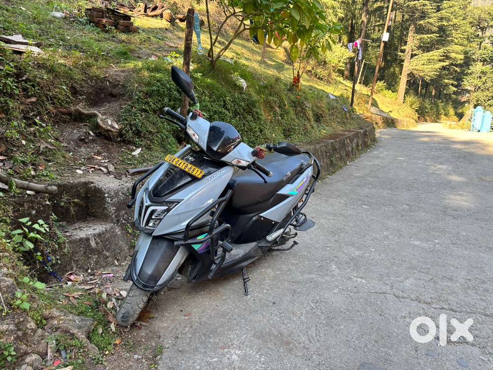 Yellow plate for taxi