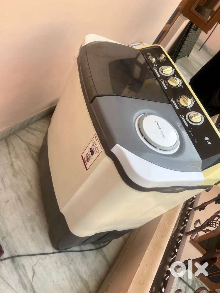 LG semi 8kg washing machine excellent condition rare used going cheap
