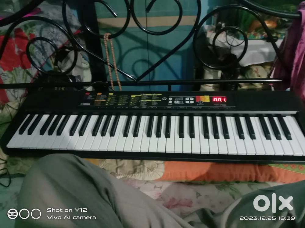 Yamaha f-52 keyboard