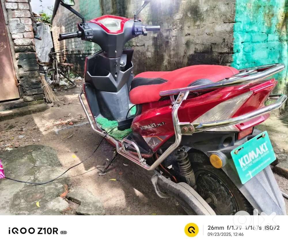 Ev scooty 80KM in One charge 50KMPL top speed