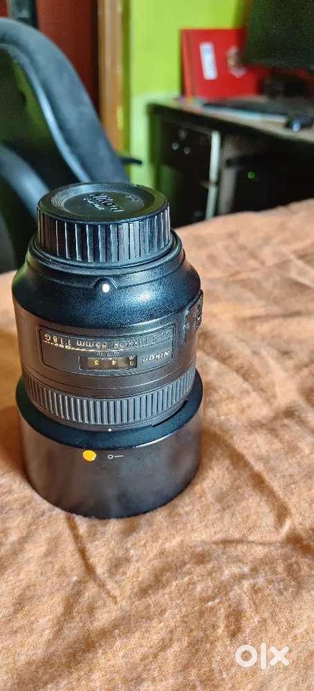 Nikon 85mm lens