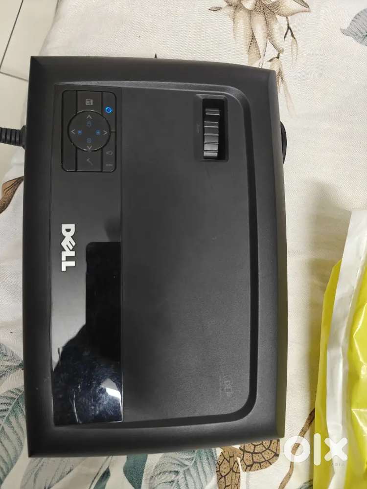 Dell 1210s VGA projector + Retractable Projector screen