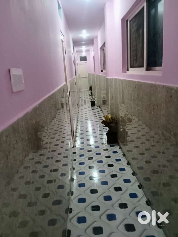 Fully furnished pg/hostel single/sharing rooms for cheap prices