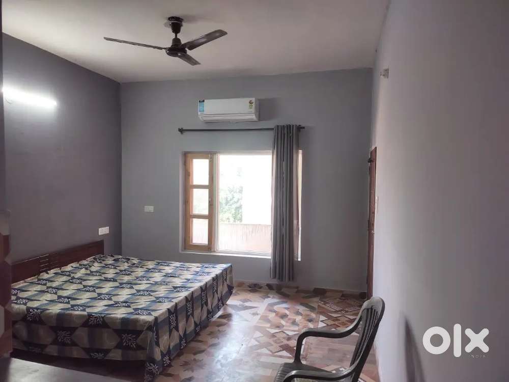 Big AC Geyser Studio Rooms with attach Kitchen Washroom
No Time bonds