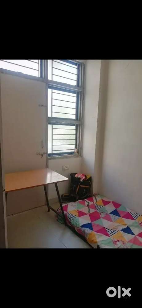 2 bhk one room for sharing