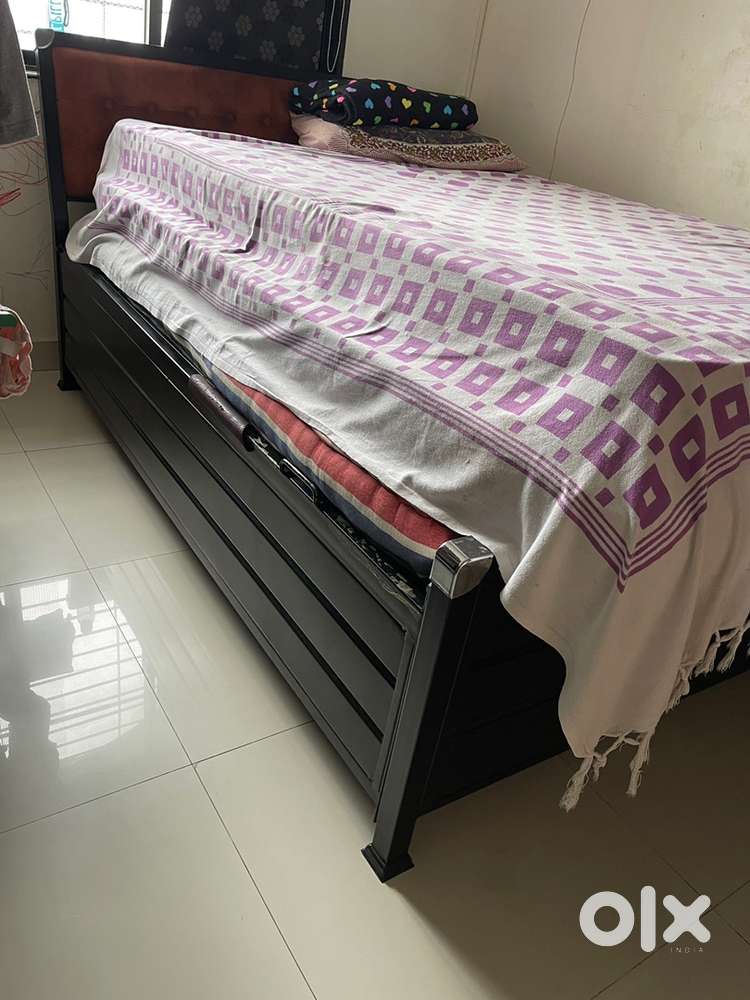 Heavy Metal Bed Hydraulic Storage