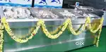 2 Fish displays,1 cutting table
