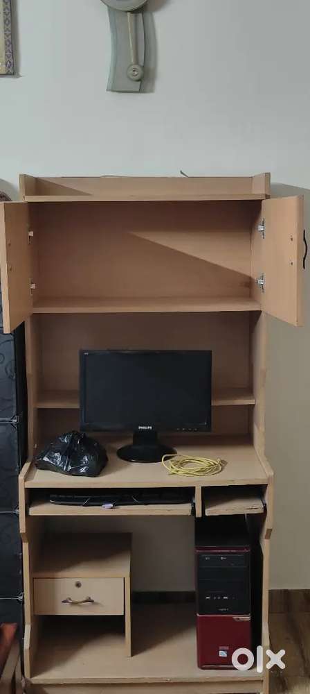 Computer with table