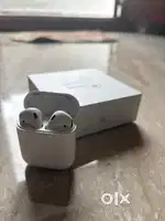 Apple airpods Gen 2 + Apple wired earphones