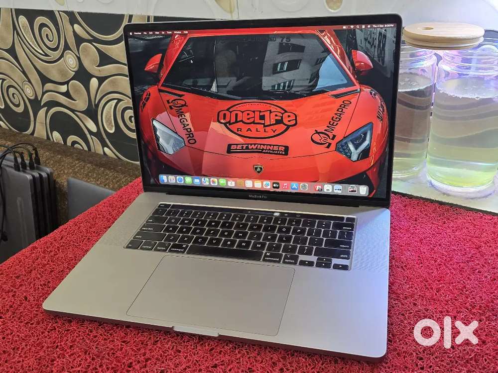 Apple Macbook Pro 2020 i7 16gb 512gb 5.5gb Graphics 16inch Retina