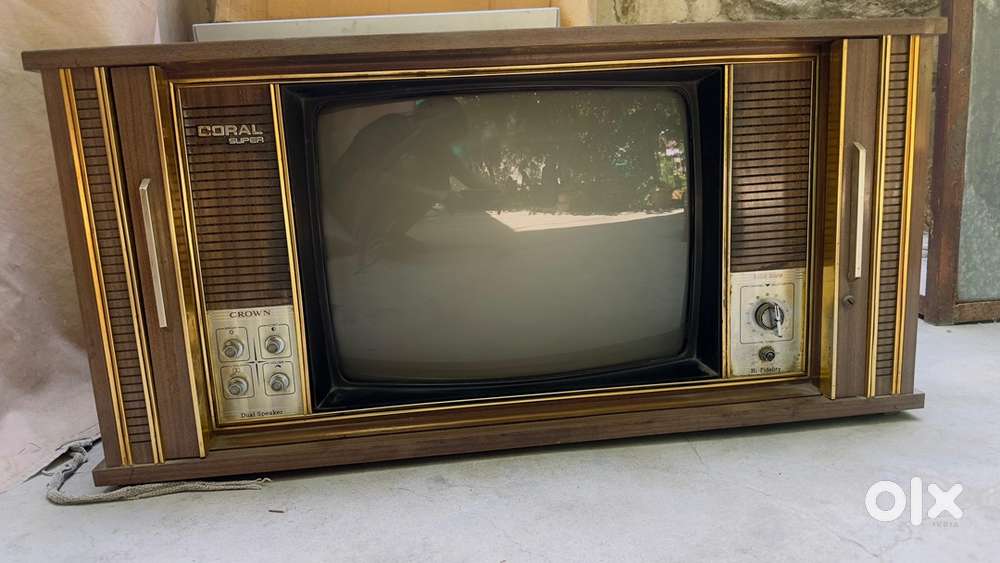 Vintage Coral Supper TV with wooden frame