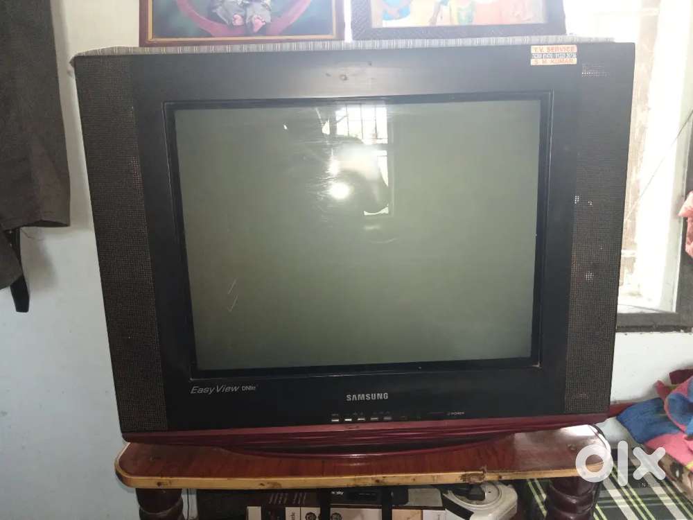 Urgent sale old model Tv
