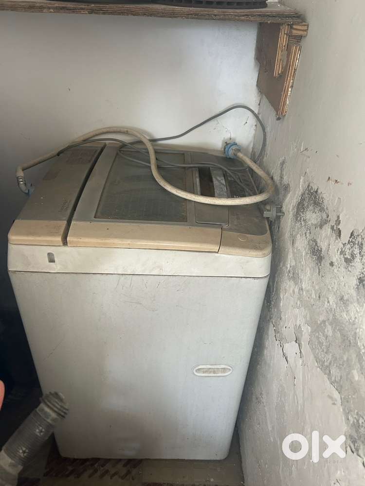 LG WASHING MACHINE 6.2 kg working condition