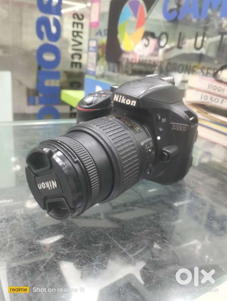 Nikon D3300with 18/55 lenc best condition with 1 months warranty
