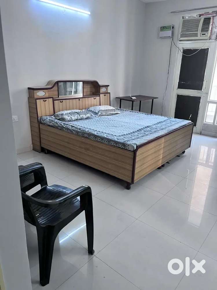 SBP LIFESTYLE SEC 116 Fully Furnished Studio Apartment - OWNER