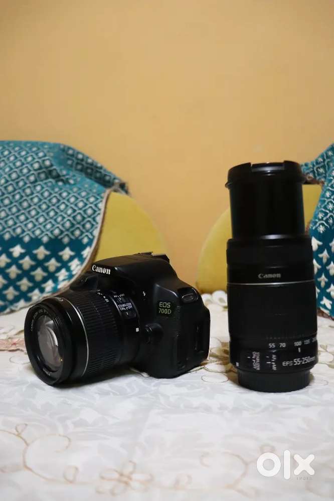 Canon 700D Double lens