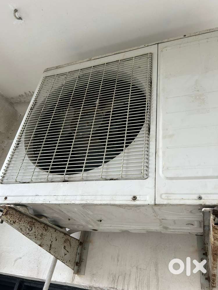 Blue star non inverter AC