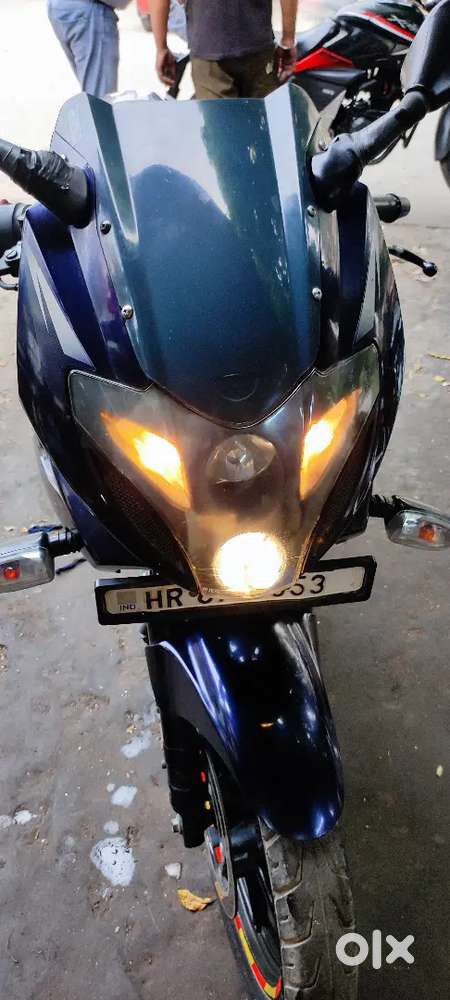 Bajaj Pulsar 220 DTSI