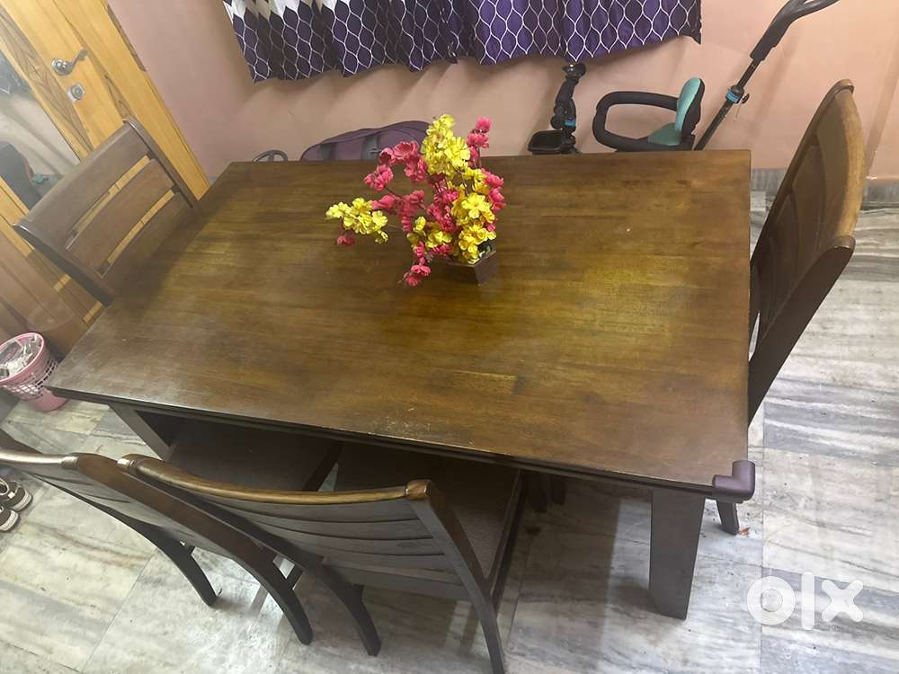 6 Seater Dining table solid wood