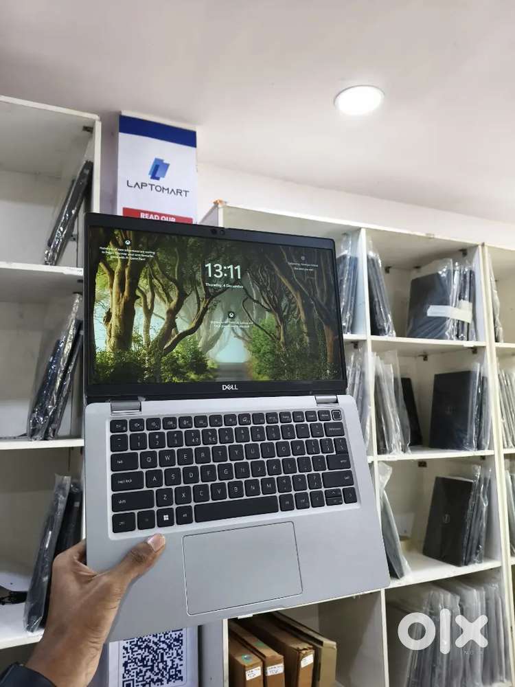Like-New Laptop Dell Laptop 5320 i7-11th Gen 32GB RAM 512GB SSD Touch