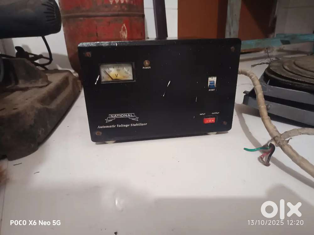 Automatic voltage stabilizer