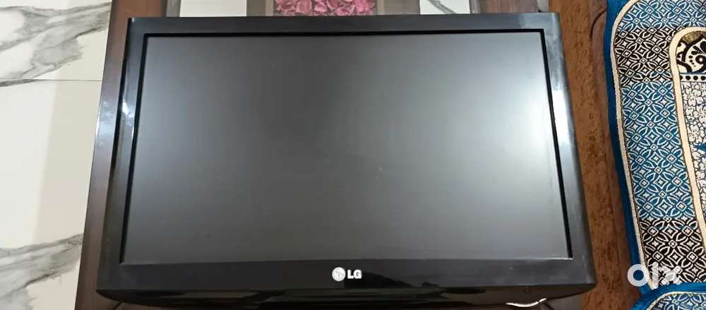 LG- 22 HD LCD TV