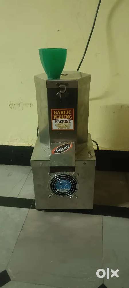 Garlic peeling machine