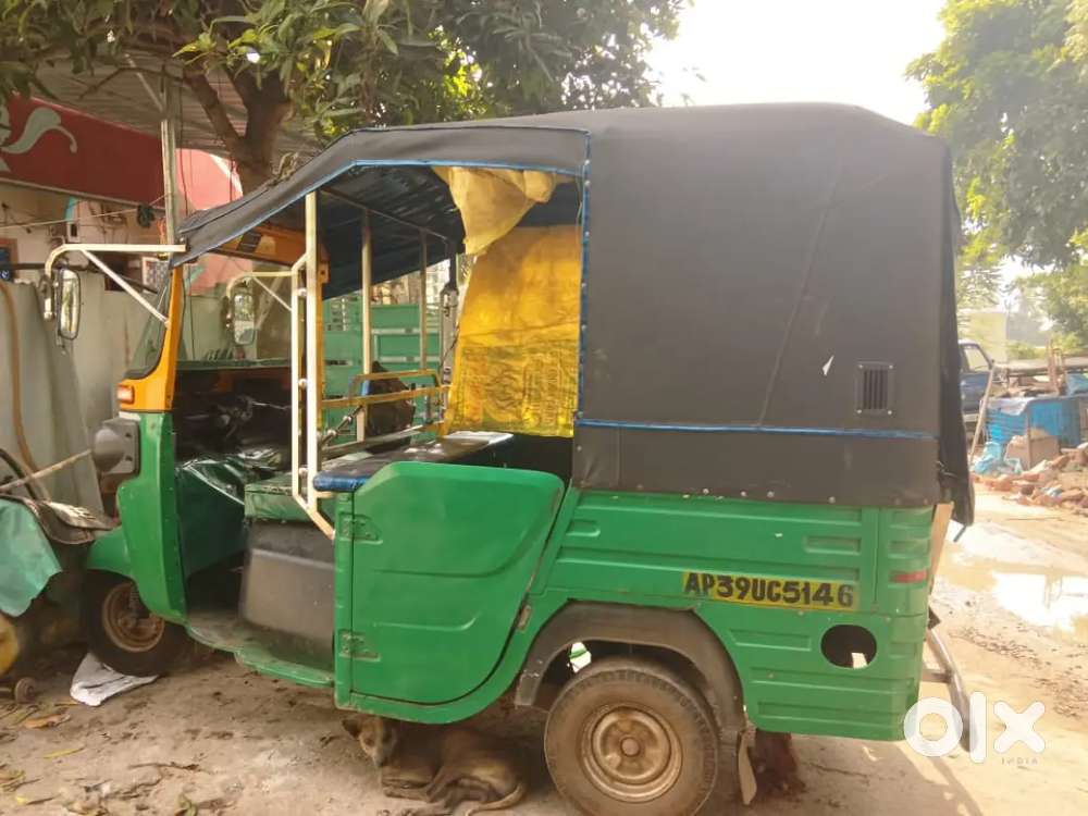 CNG available and petrol mileage 40 km