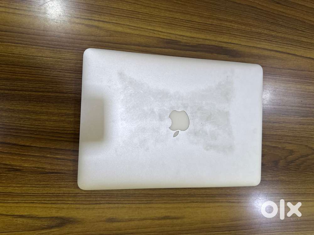 Apple air laptop