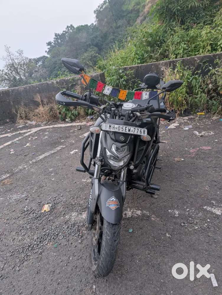 Yamaha FZ F1 V3.0 ABS BSVI/BIKE   Model:-2022 Color:-BLACK METALIKA X