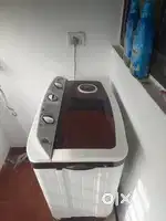 Semi automatic Wasing machine7kg.8months bills and warranty available.