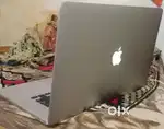 Macbook pro (2015) i7, 16 gb Ram, 1 tb storage