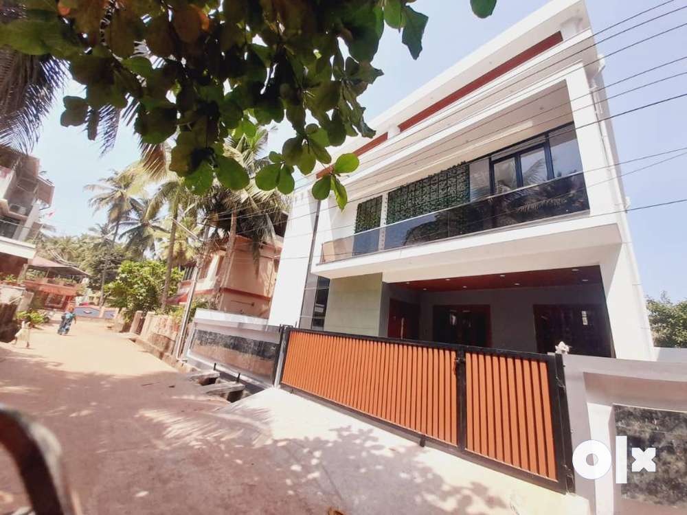 4 BHK DUPLEX LUXURIOUS HOUSE WITH 4 CENT LAND AND MANY AMENITIES