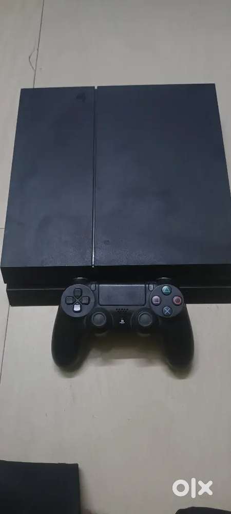 I want to sell ps4 fat 500gb game ky sath