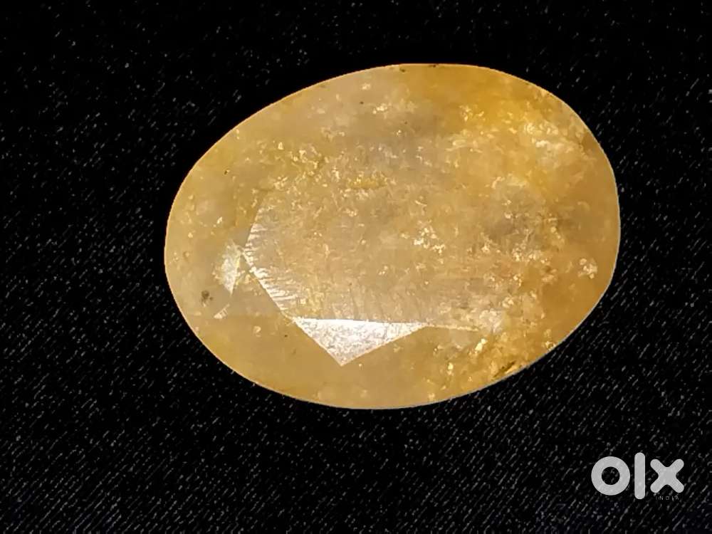 Natural yellow sapphire (pukraj)for sale
