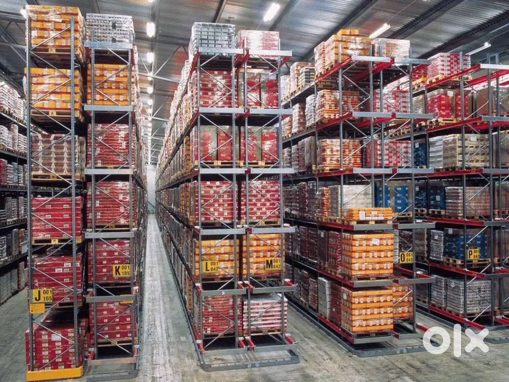 WAREHOUSE IS BOOKING OUT THE EMPLOYEES