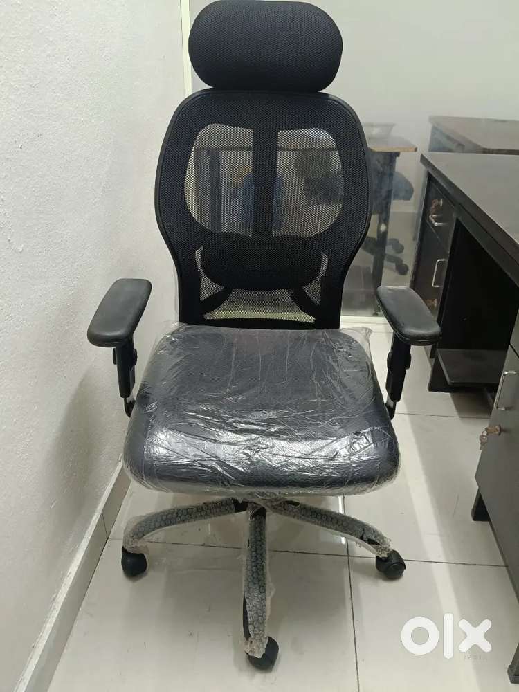 OFFICE  CHAIRS