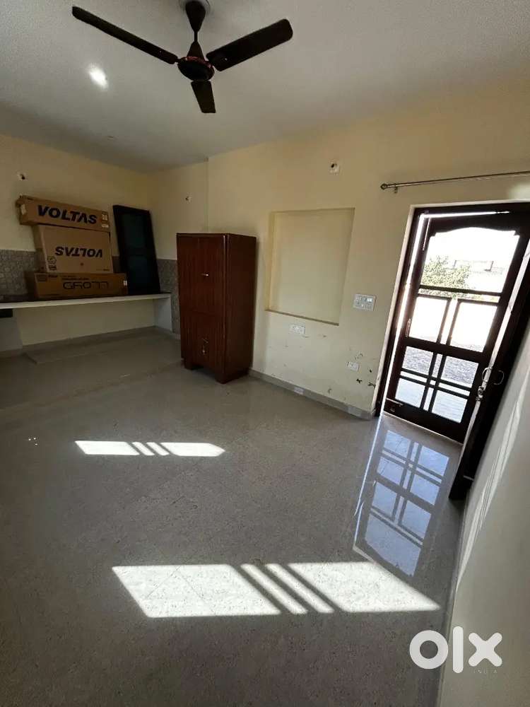 1rk with attached kitchen and washroom