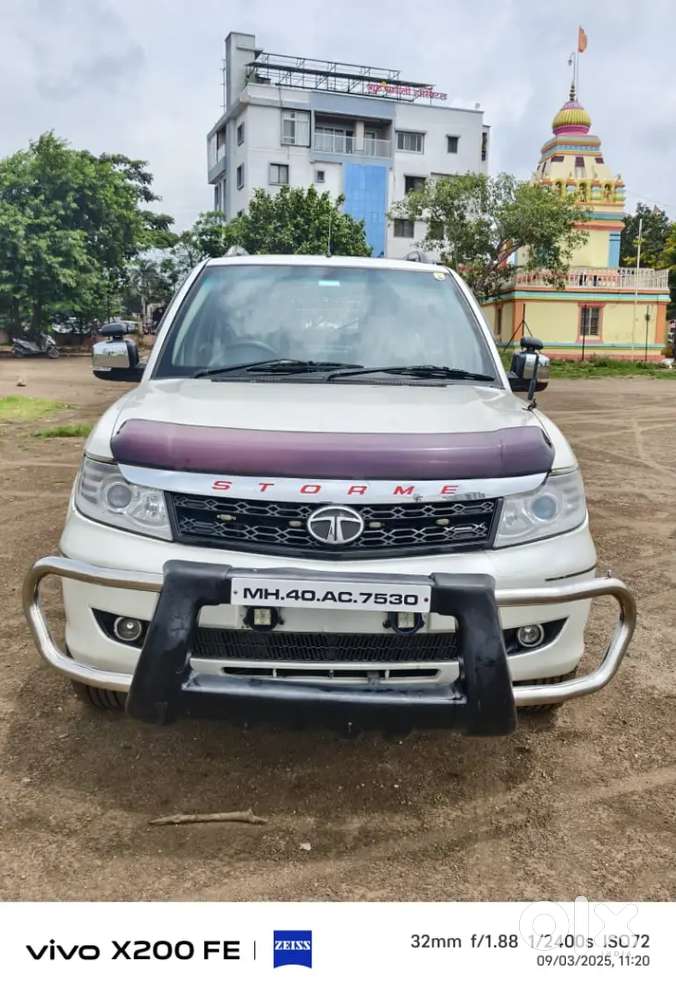 Tata Safari Storme 2014