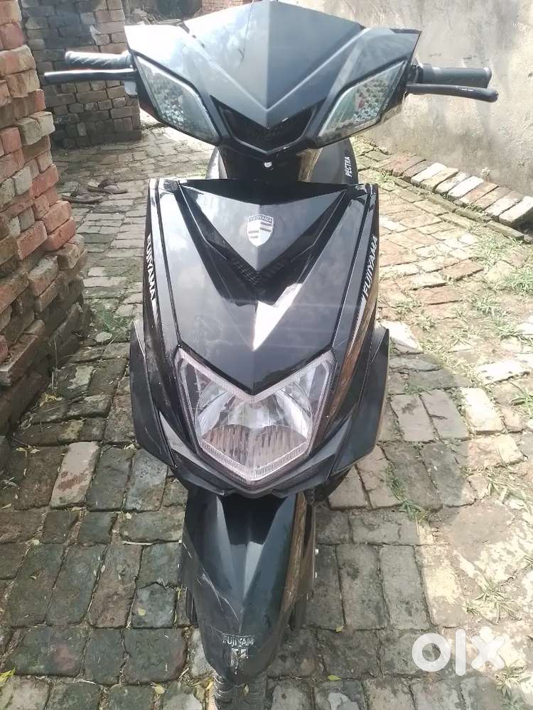 Electric scooty