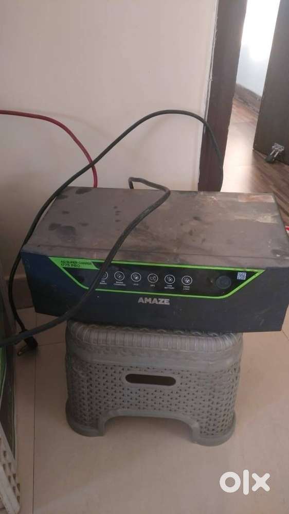 Battery with inverter