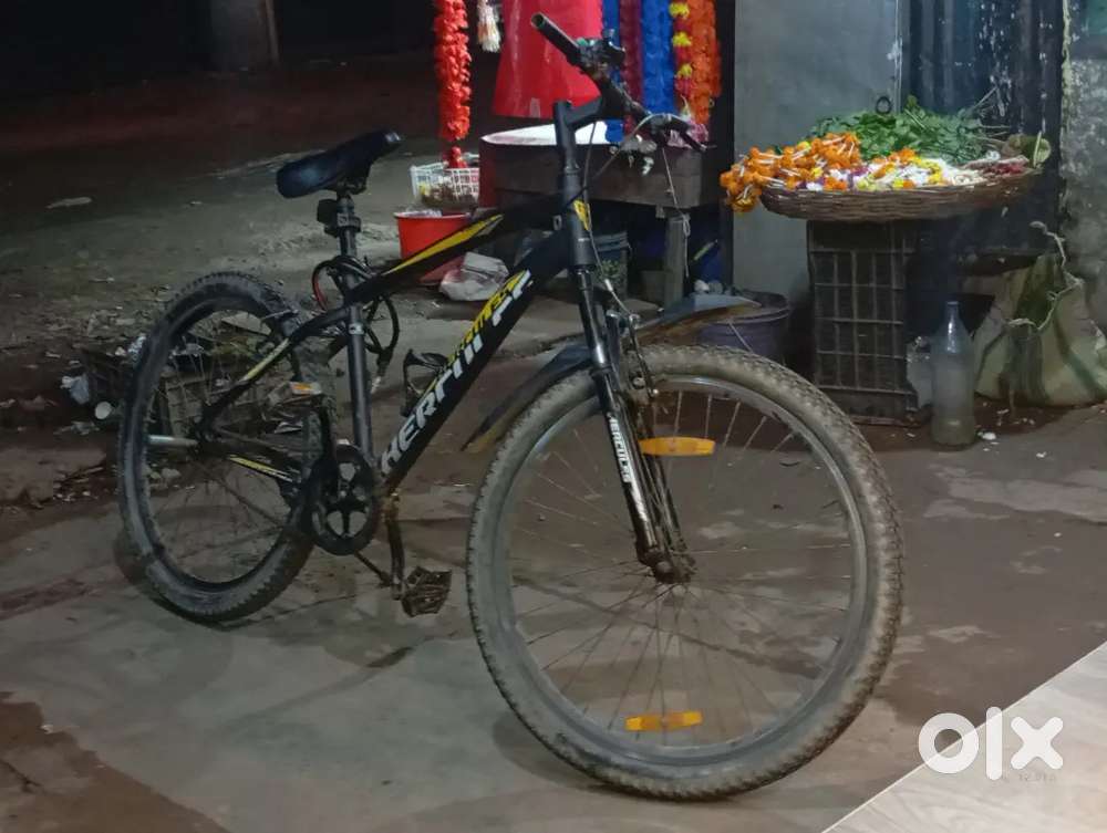 Just 6 month old brand new Hercules trail fire bicycle only 80 km run