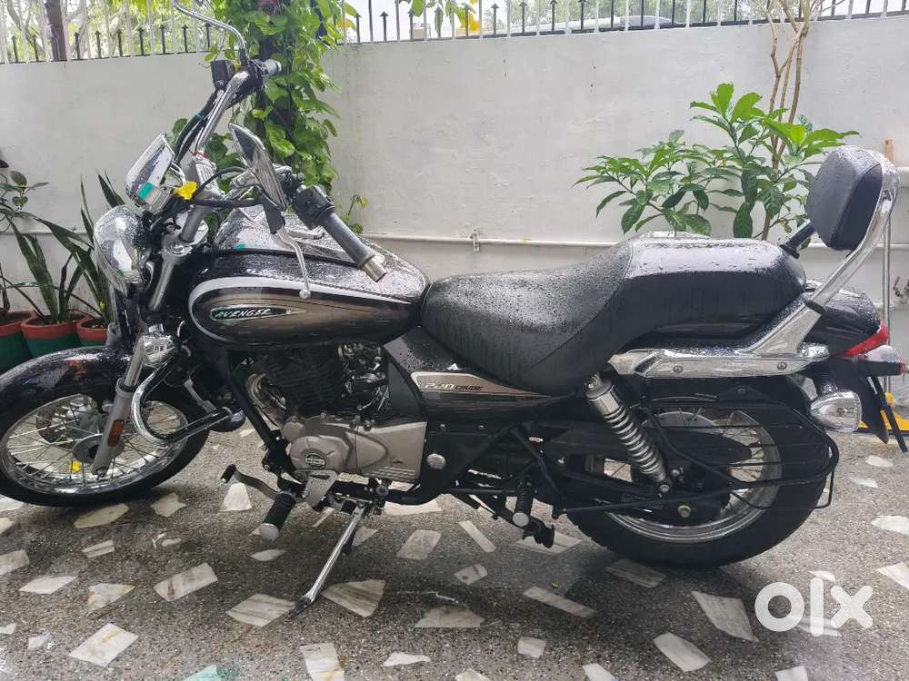 Bajaj Avenger 220 cruiser
