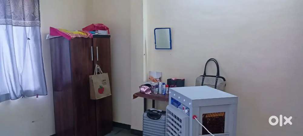 Without brokerage-One room kitchen available for rent @ Sindhi colony
